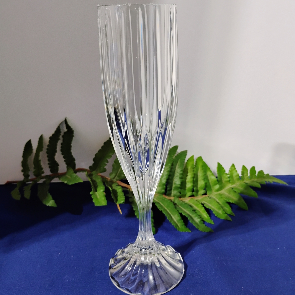 Mikasa Park Lane Crystal Flutterd Champagne Glass Vertical cut